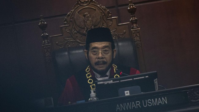 Ketua Mahkamah Konstitusi Anwar Usman ANTARA FOTO/SIGID KURNIAWAN